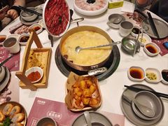 -洪氏嗨捞·广东猪肚鸡·椰子鸡火锅(西咸万象城店)