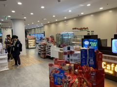 -全家便利店(上海南站站店)