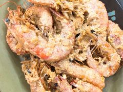 咸蛋黄炒虾-贞姨美食·老字号海鲜大排档