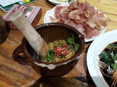 -老滇山寨•云南特色菜•地方菜•民族风情歌舞表演(金碧店)