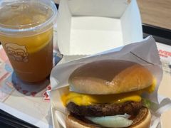 芝士汁汁嫩牛堡单人餐-肯德基(丽莎广场店)