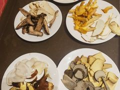 -天宜隆蘑菇宴火锅(石景山旗舰店)