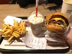 -The Habit Burger Grill 哈比特汉堡(复兴soho店)
