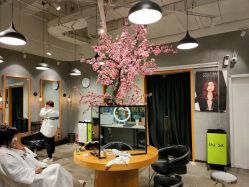 -时尚殿堂明星门店