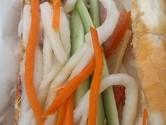 -Bánh Mì Huynh Hoa