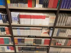 -钟书阁(群光广场店)