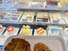 -85度C(生甜甜圈研究工坊·上海平凉店)