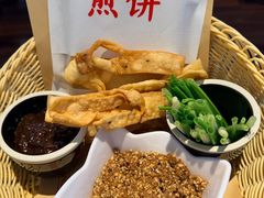 煎饼卷大葱-鲁菜根·泰山菜(泰山店)
