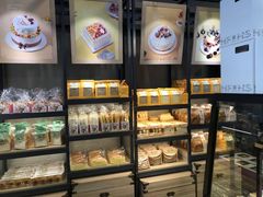 面包甜点陈列柜-华丰贺氏(福新西路店)