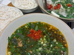 -粉八·云南米线·建水烧烤(常熟路店)