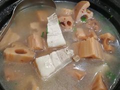 莲藕煲猪踭-濠城美食(西濠二马路店)