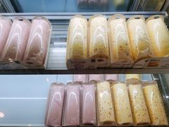 -顶东面包花园·生日蛋糕(世博店)