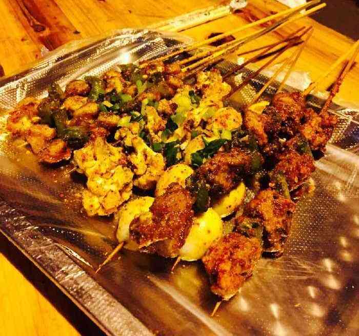 老铁烧烤-"就在我家楼下,经常点他家东西吃,味道都非.