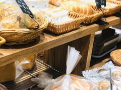 -沁屋面包店(人民东路店)