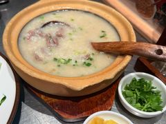 生滚牛肉粥-潮界(虹桥新天地店)