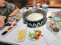 -洪氏嗨捞·广东猪肚鸡·椰子鸡火锅(西咸万象城店)