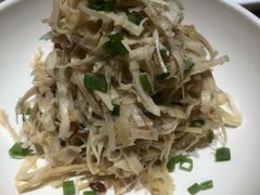 香葱拌笋衣-小大董·烤鸭(凤凰汇店)