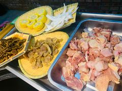 -邹家军铁锅炖(杨家湾店)