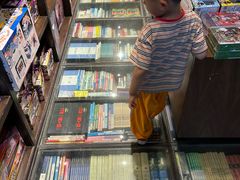 -钟书阁(松江泰晤士小镇店)