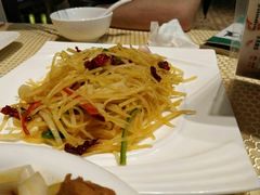 酸辣土豆丝-巴扎美食·新疆菜·西域歌舞表演餐厅(新疆大厦店)