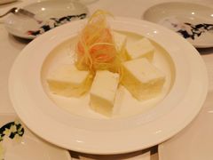 龍鬚糖配椰汁糕-八月花(旺角朗豪坊店)