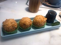 杏仁金沙球-富山虾饺点心餐厅(群光广场店)