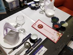 -红鼎豆捞·非遗鲍皇汤火锅(宝丰路店)