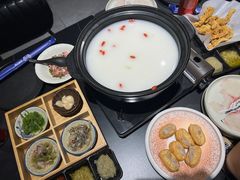 -牛牛和牛海鲜粥底火锅(长虹国际城店)