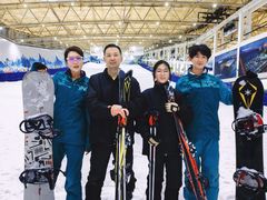 -乔波室内滑雪场