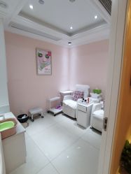 -蕾蕾美颜美容美体