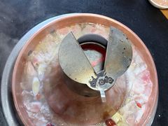 -果松木炭酸菜铜火锅·外婆参鸡汤