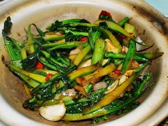 -巷子里小酒馆(繁荣路店)
