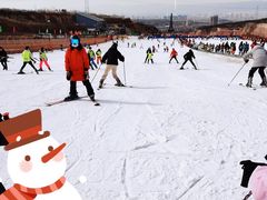 -采薇庄园四季滑雪场