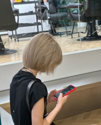 -镁连社·美联社