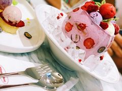 莓果华尔兹风味酸奶冰淇淋冰板烧-哈根达斯(太原长风街店)