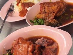-Kha Mu Charoensang(Silom)