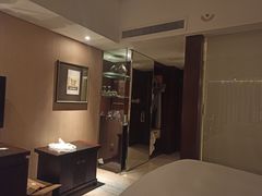 -广州白云机场雅高铂尔曼大酒店