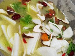 -姚记抚仙湖石锅鱼庄