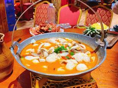 思茅酸汤鱼片-老滇山寨•云南特色菜•地方菜•民族风情歌舞表演(金碧店)