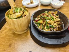 -云海肴·汽锅鸡·云南菜(天山百盛优客店)