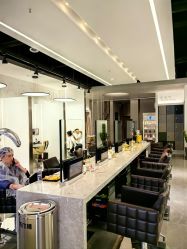 -Z.X HAIR SALON张新美业