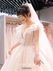 -Lady  Jane高端婚纱礼服馆