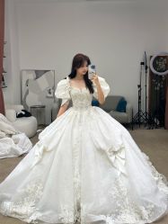 -派丽莫Pellimo原创设计婚纱品牌