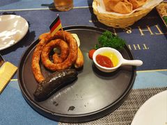 -又见马甲M8融合西餐厅(体育中心店)