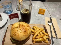 -必胜客(仲盛商城王安宇主题店)