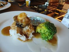 -大中华希尔顿酒店-念自助餐·嗨啤·小龙虾