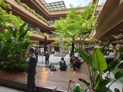 -瑞虹新天地月亮湾