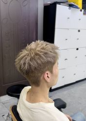 -藤野造型烫发染发