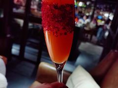 烈焰红唇-胡桃里音乐酒馆(环亚凯瑟琳广场店)