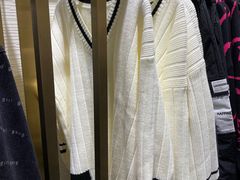 -URBAN REVIVO(济南领秀城贵和购物中心店)